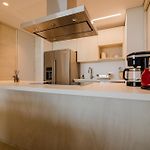Modern Apt With 2 Bedroom Bbq And Views