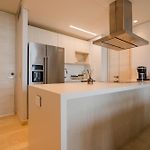 Modern Apt With 2 Bedroom Bbq And Views