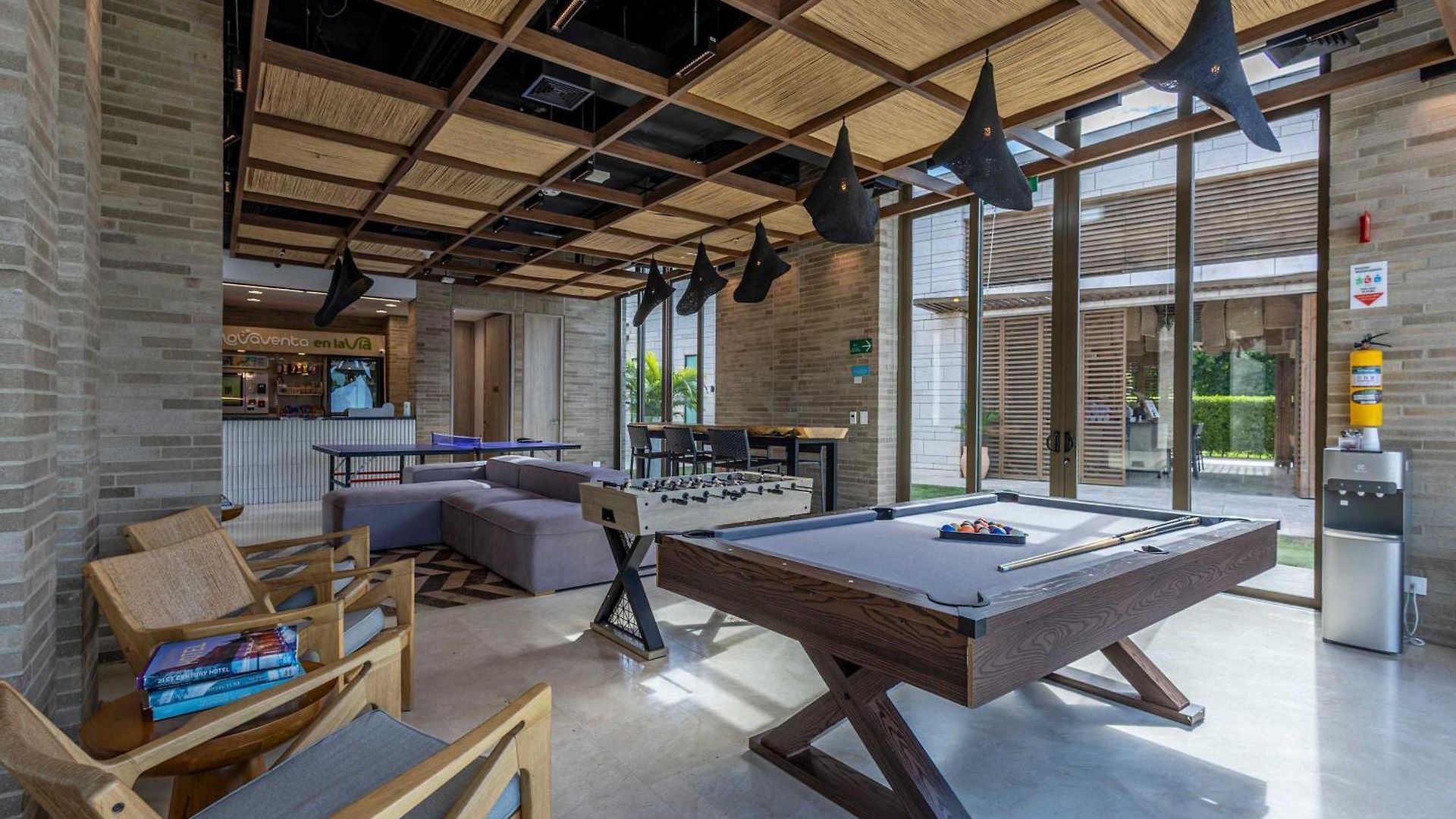 Modern With 2 Bedroom Bbq And Views