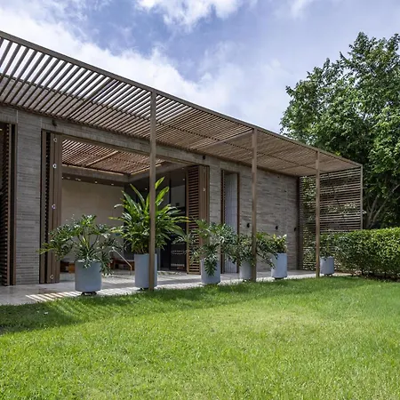 Modern With 2 Bedroom Bbq And Views